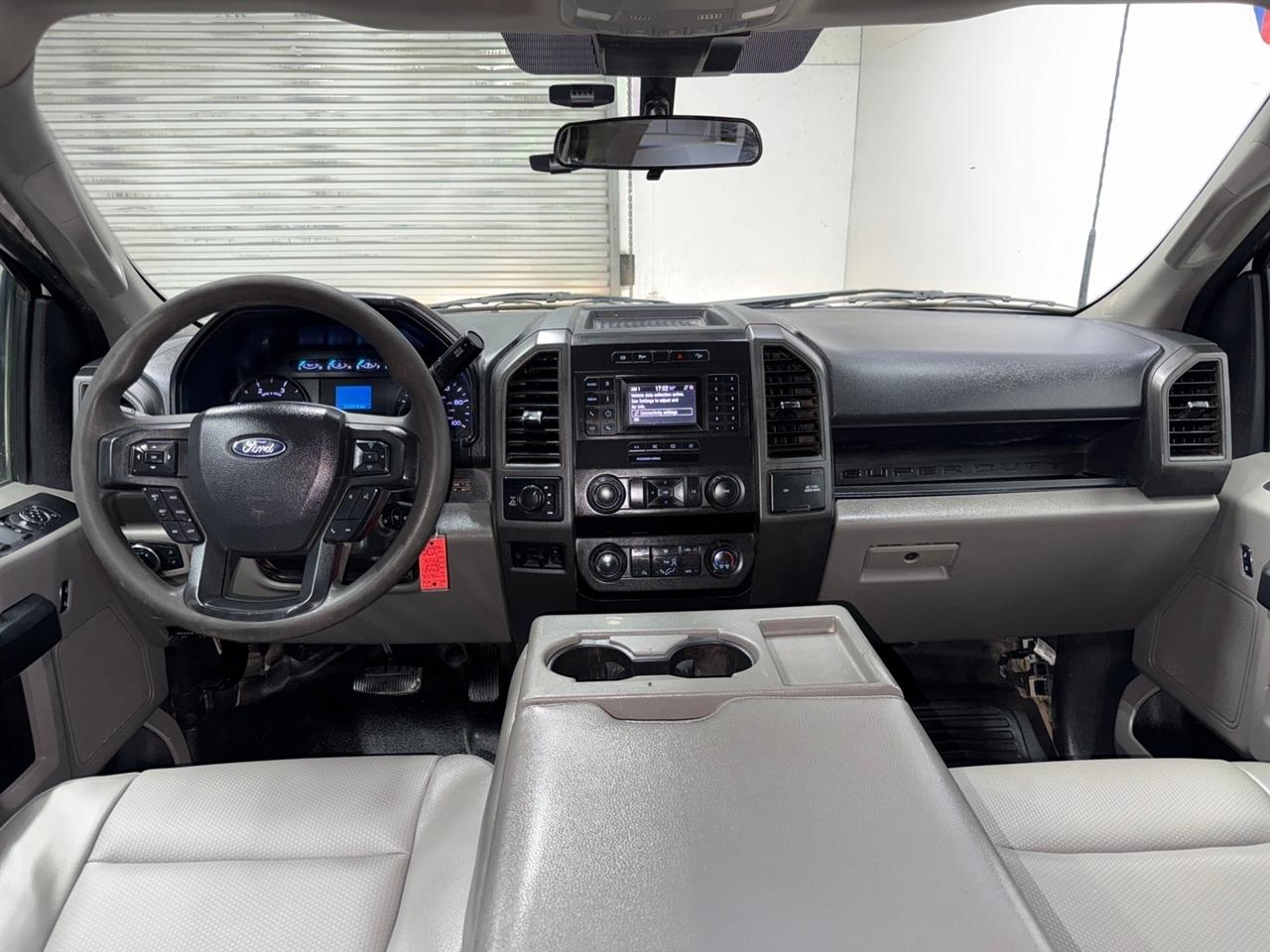 Ford F-250 SD XL Crew Cab Long Bed 4WD 2022