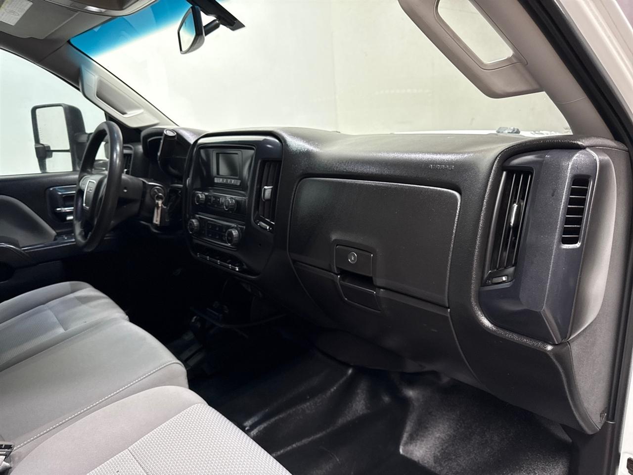 GMC Sierra 3500HD Base Crew Cab 4WD 2016