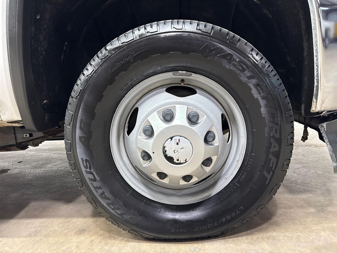 GMC Sierra 3500HD Base Crew Cab 4WD 2016