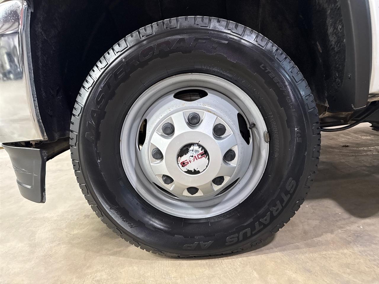 GMC Sierra 3500HD Base Crew Cab 4WD 2016