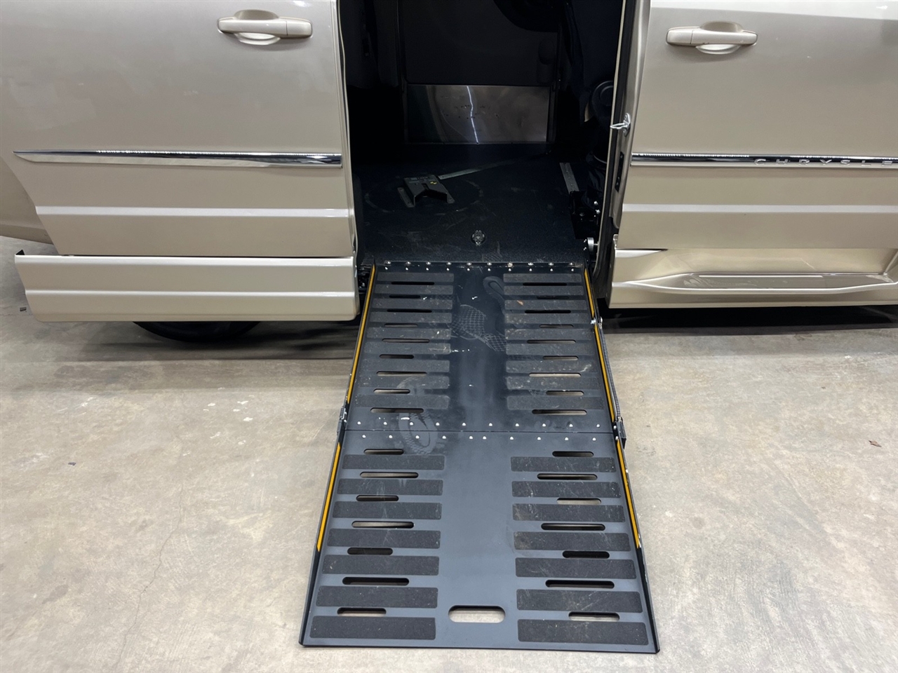 2014 Chrysler Town & Country Touring