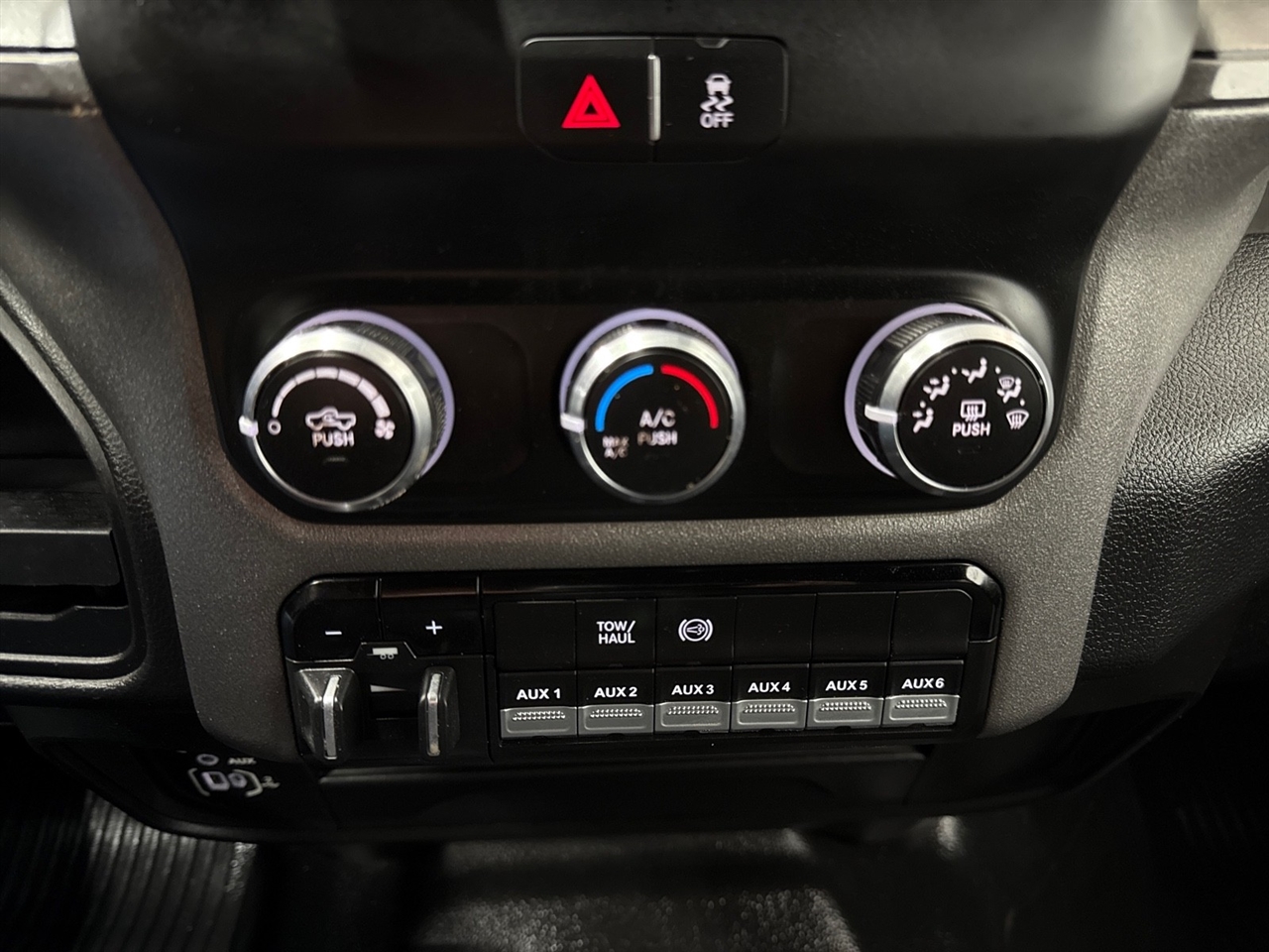 RAM 2500 Tradesman Crew Cab LWB 4WD 2024