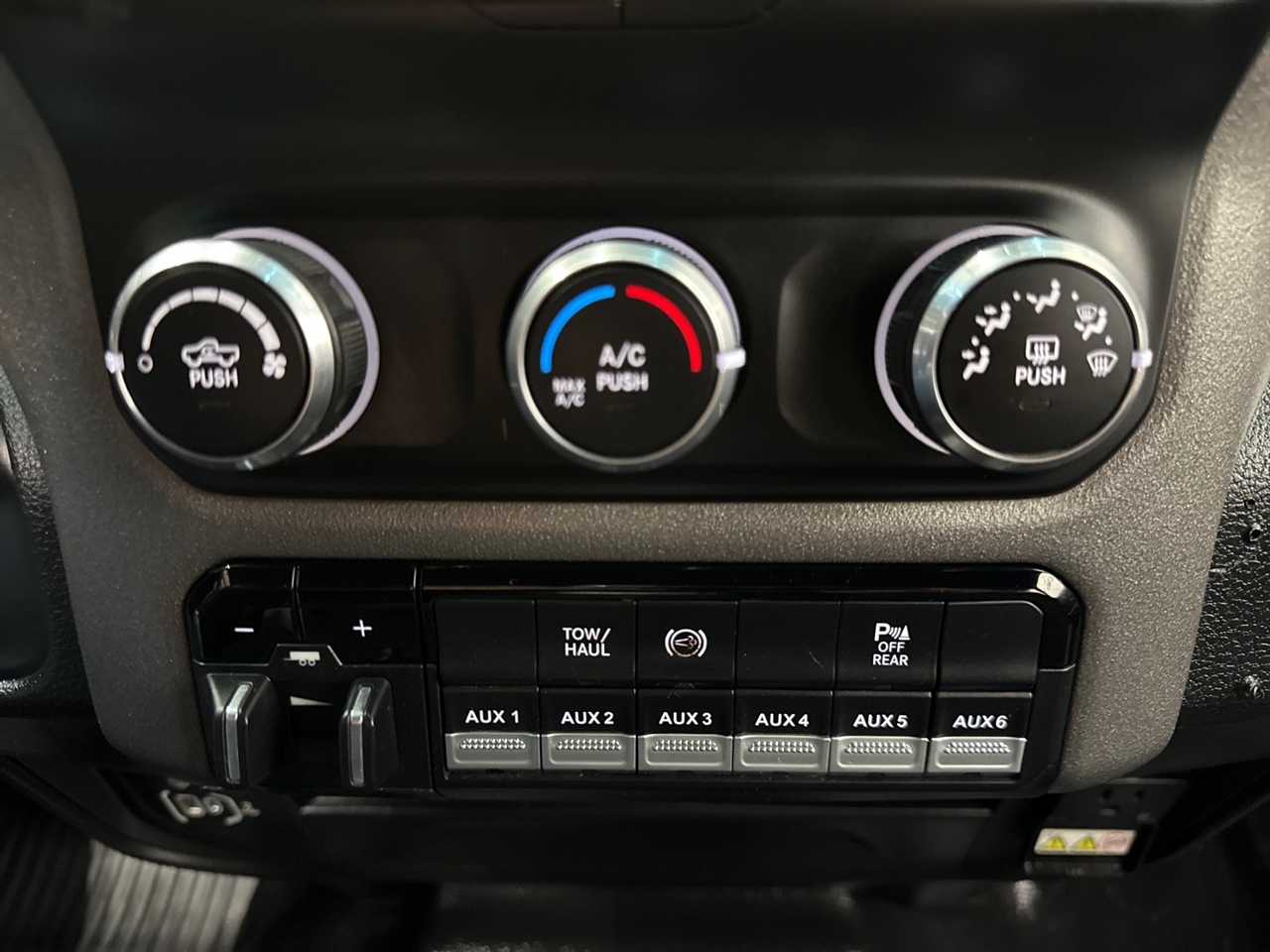 RAM 3500 Tradesman Crew Cab 4WD 2022