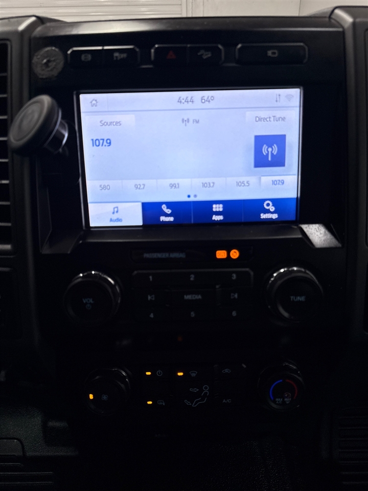 Ford F-350 SD Platinum Crew Cab Long Box 4WD DRW 2022