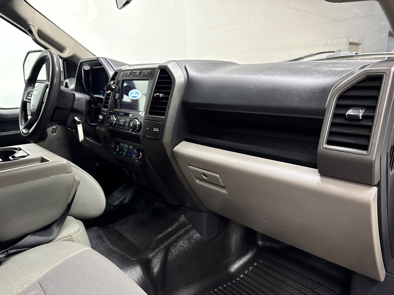 Ford F-350 SD Platinum Crew Cab Long Box 4WD DRW 2022