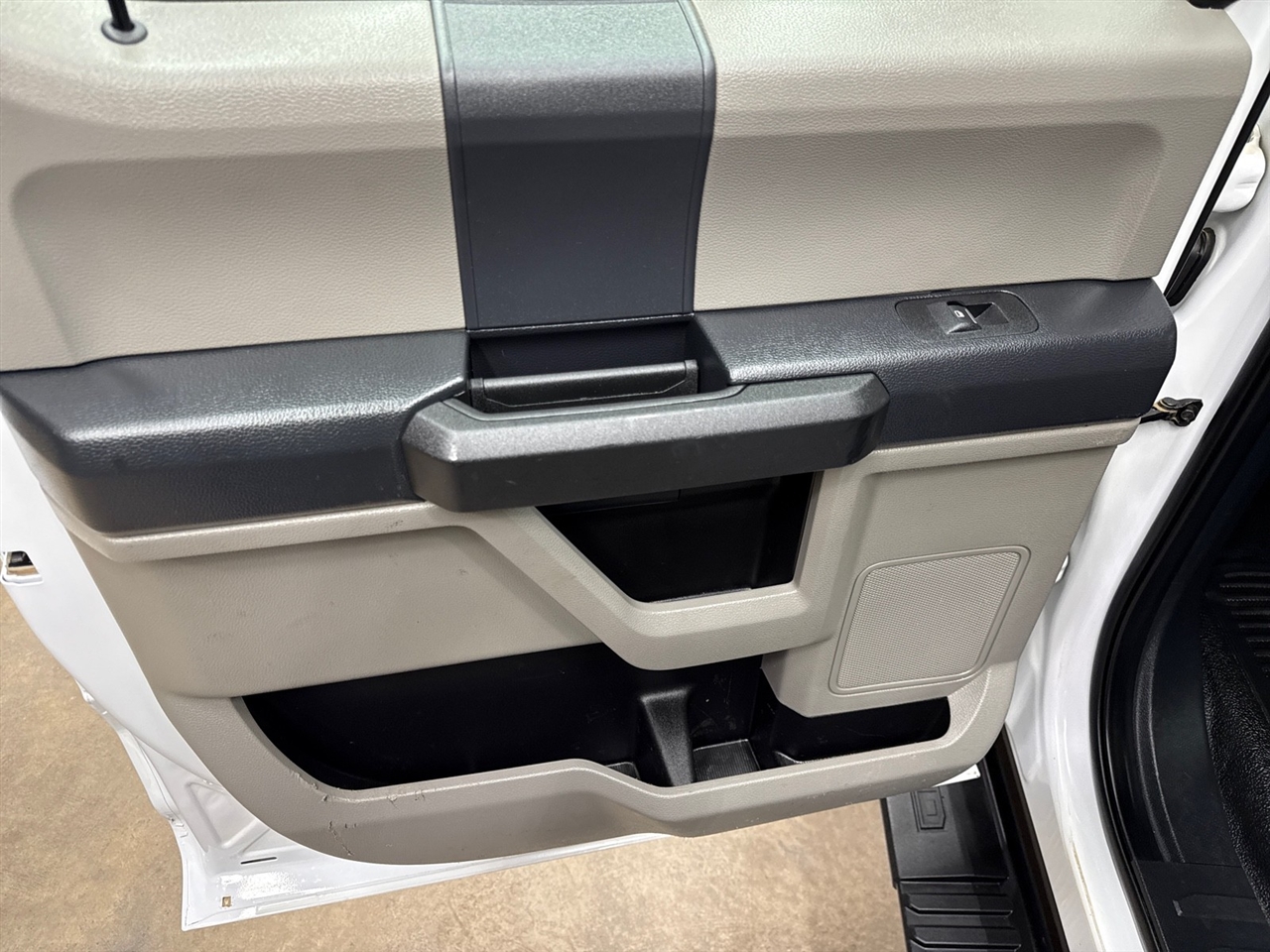 Ford F-350 SD Platinum Crew Cab Long Box 4WD DRW 2022