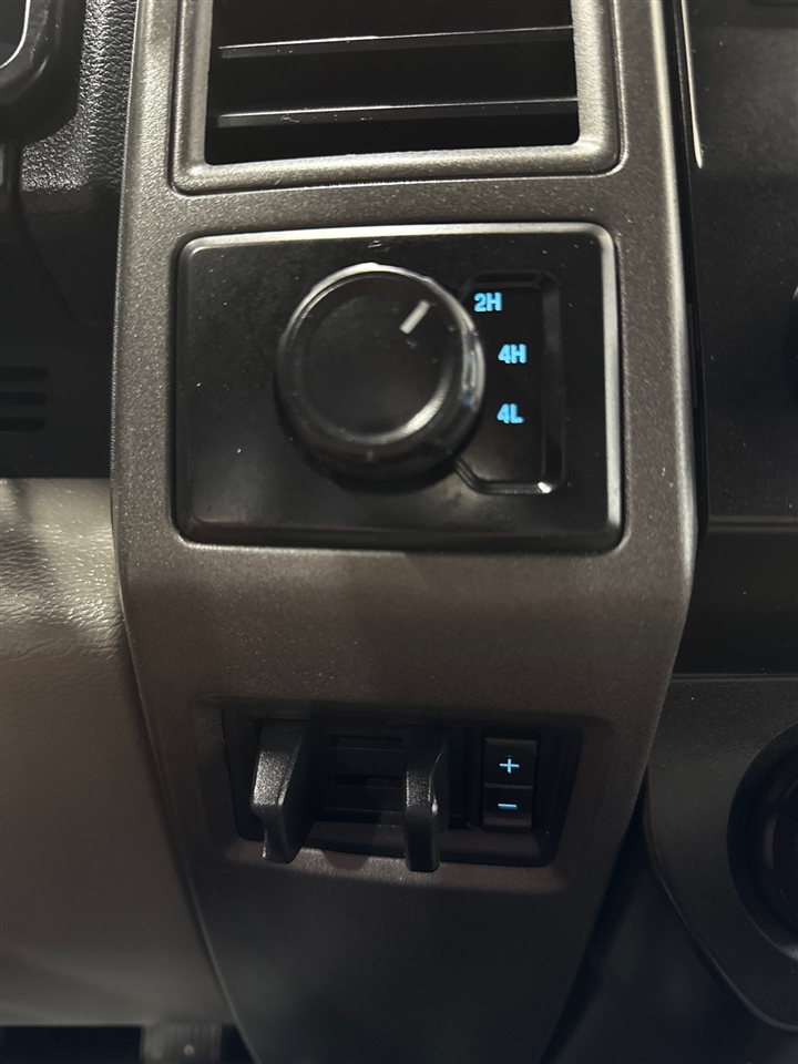 Ford F-350 SD XL Crew Cab Long Bed DRW 4WD 2022