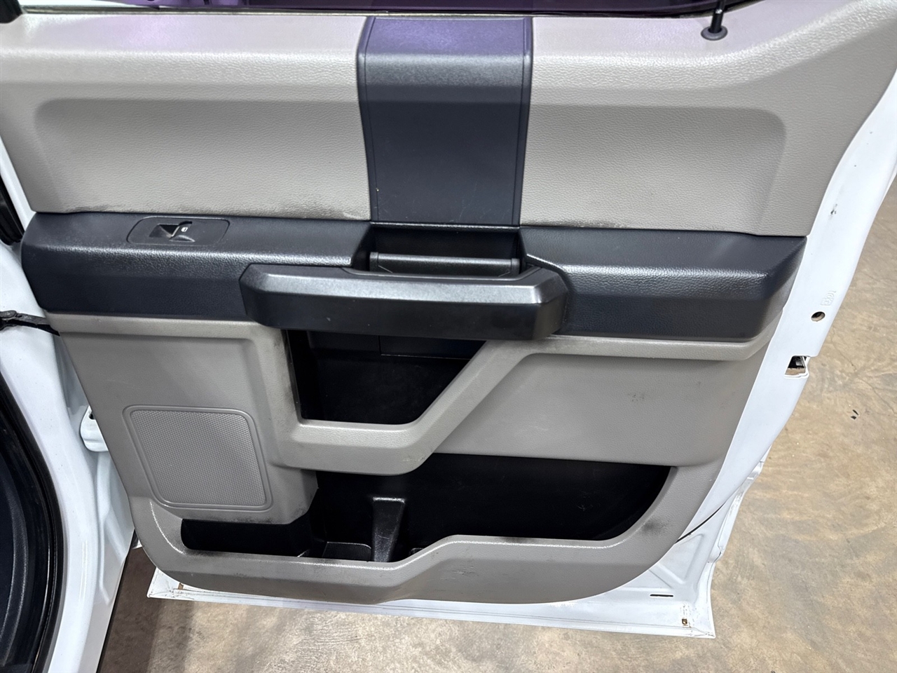 Ford F-350 SD XL Crew Cab Long Bed DRW 4WD 2022