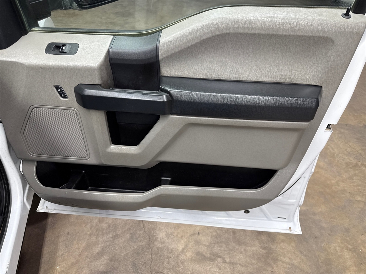 Ford F-350 SD XL Crew Cab Long Bed DRW 4WD 2022