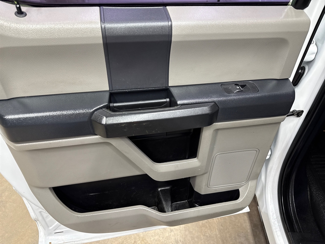 Ford F-350 SD XL Crew Cab Long Bed DRW 4WD 2022