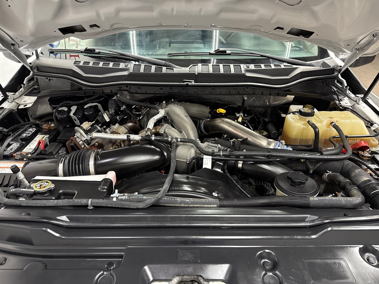 Ford F-350 SD XL Crew Cab Long Bed DRW 4WD 2022