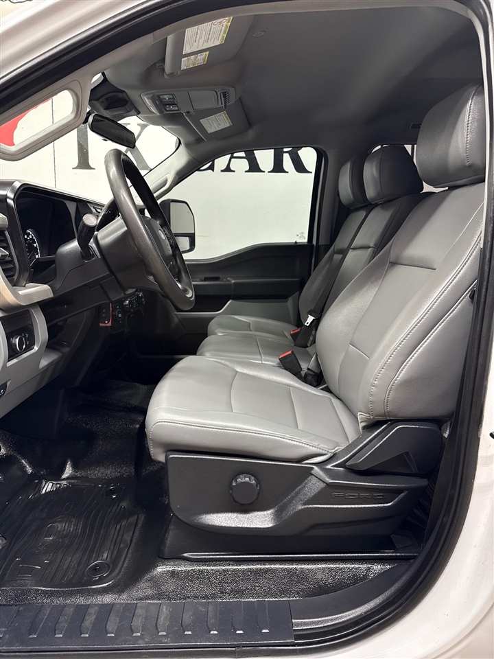 Ford F-350 SD XL Crew Cab Long Bed DRW 4WD 2024