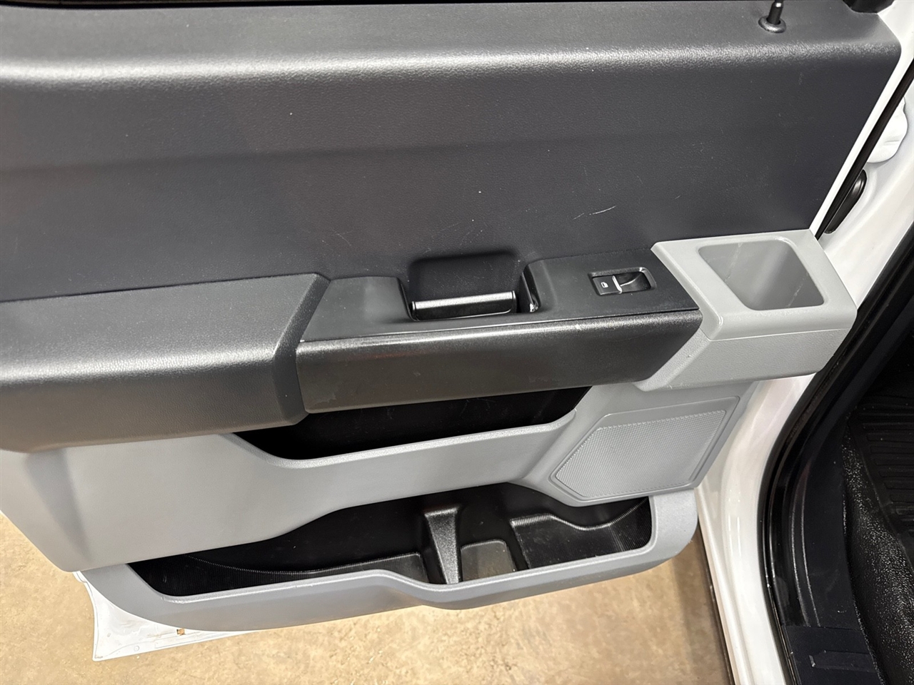 Ford F-350 SD XL Crew Cab Long Bed DRW 4WD 2024