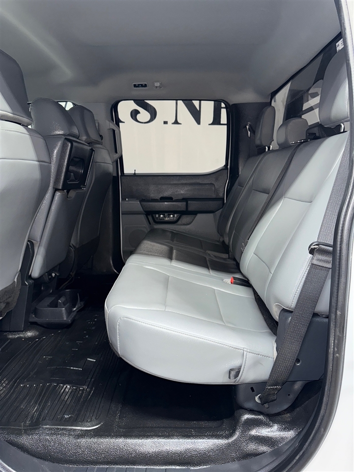 Ford F-350 SD XL Crew Cab Long Bed DRW 4WD 2024