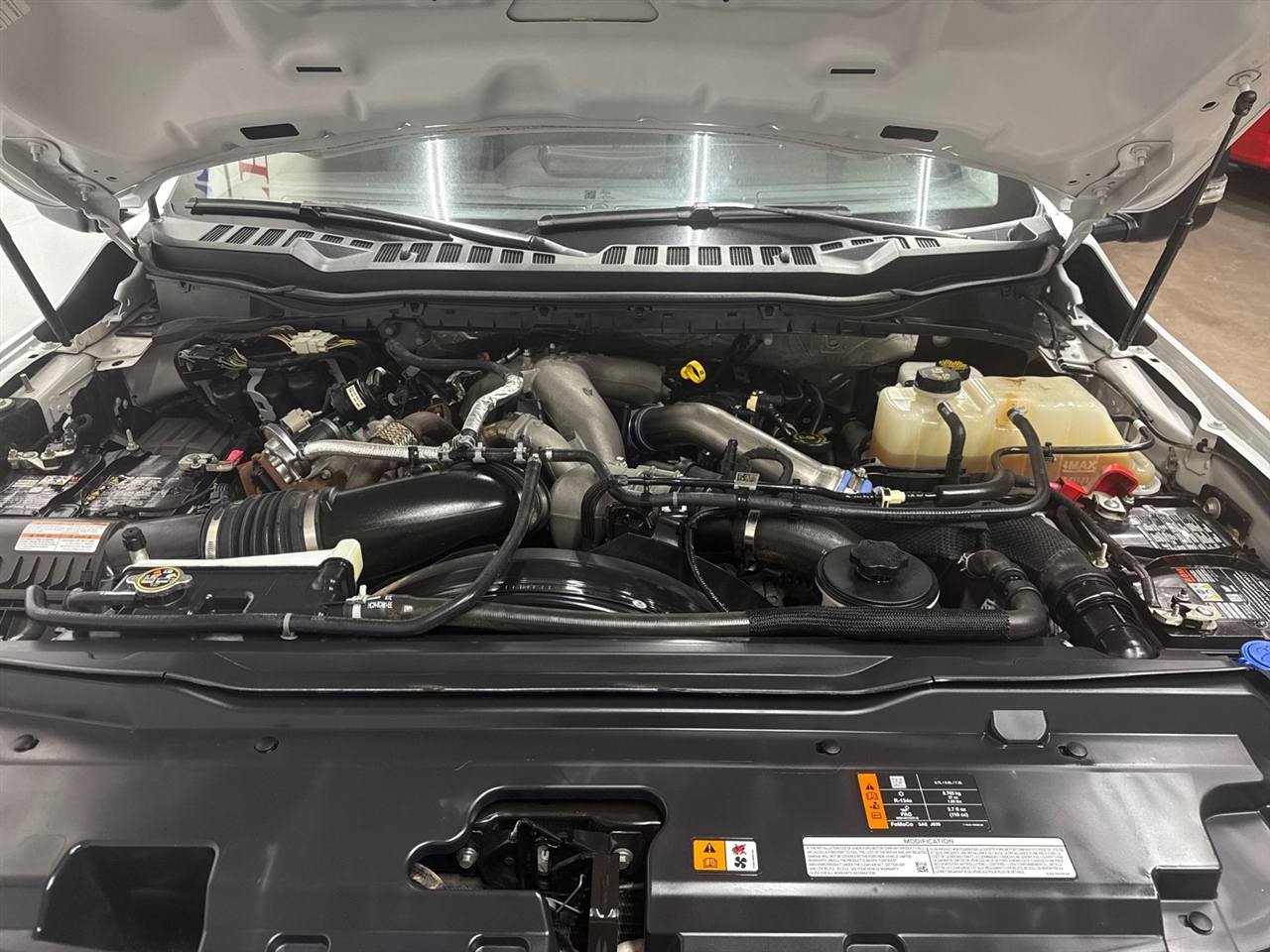 Ford F-350 SD XL Crew Cab Long Bed DRW 4WD 2024