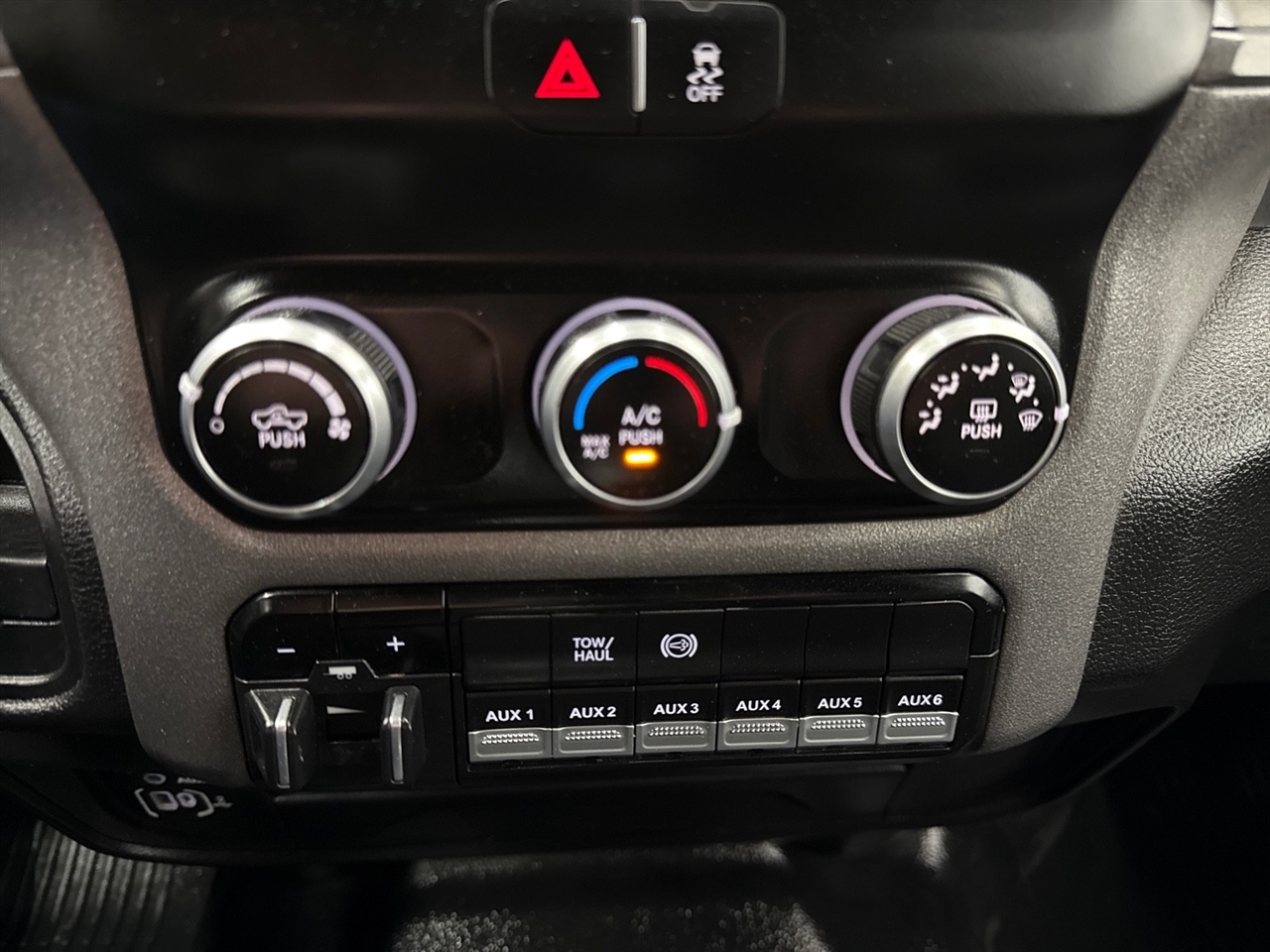 RAM 2500 Tradesman Crew Cab LWB 4WD 2024