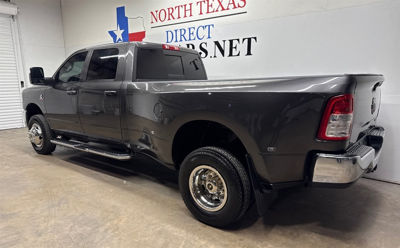 RAM 3500 Tradesman Crew Cab 4WD DRW 2024