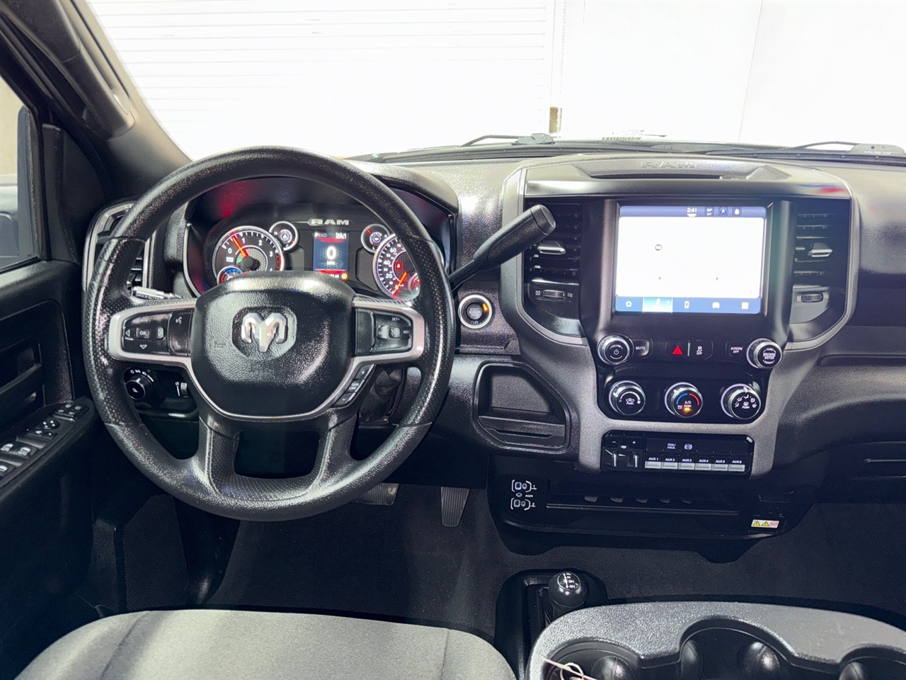 RAM 3500 Tradesman Crew Cab 4WD DRW 2024