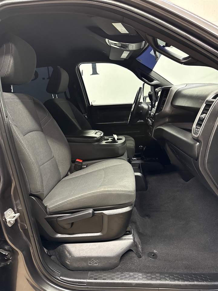 RAM 3500 Tradesman Crew Cab 4WD DRW 2024