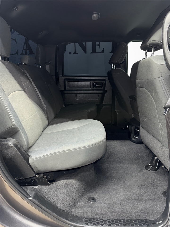 RAM 3500 Tradesman Crew Cab 4WD DRW 2024