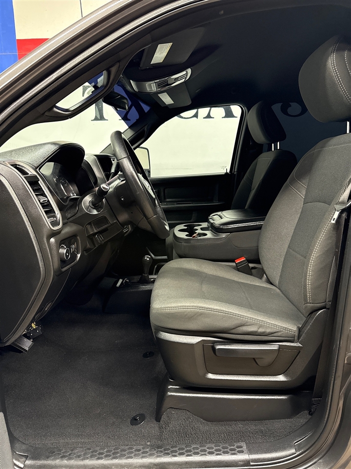 RAM 3500 Tradesman Crew Cab 4WD DRW 2024