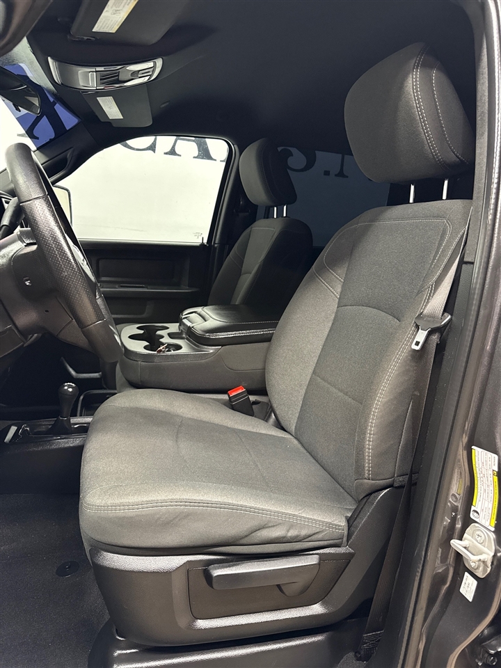 RAM 3500 Tradesman Crew Cab 4WD DRW 2024