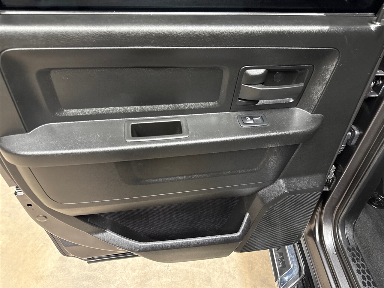 RAM 3500 Tradesman Crew Cab 4WD DRW 2024