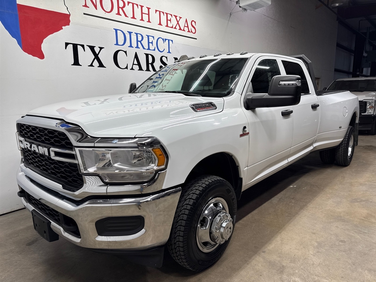 RAM 3500 Tradesman Crew Cab 4WD DRW 2024