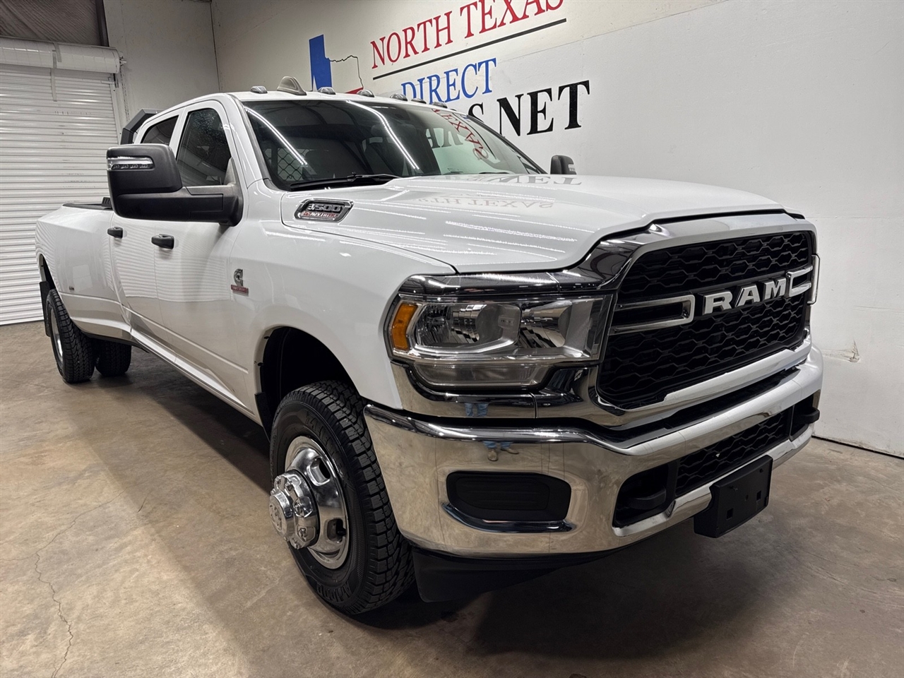RAM 3500 Tradesman Crew Cab 4WD DRW 2024
