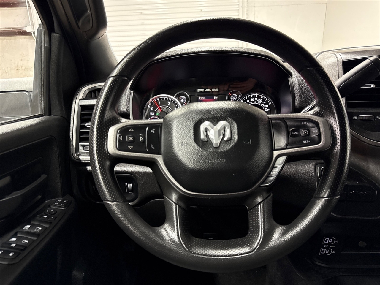 RAM 3500 Tradesman Crew Cab 4WD DRW 2024