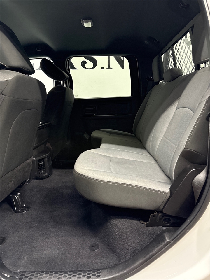 RAM 3500 Tradesman Crew Cab 4WD DRW 2024