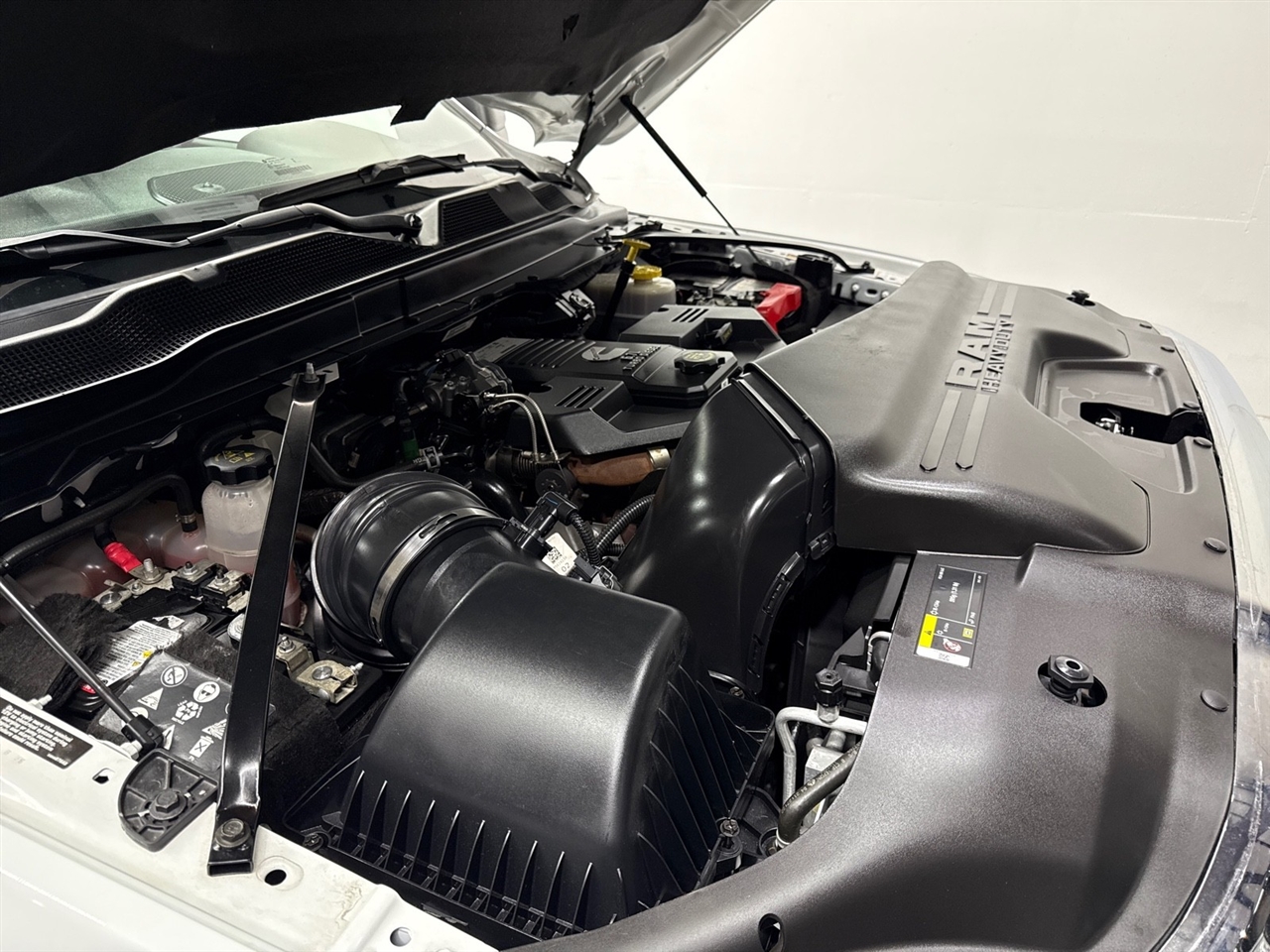 RAM 3500 Tradesman Crew Cab 4WD DRW 2024