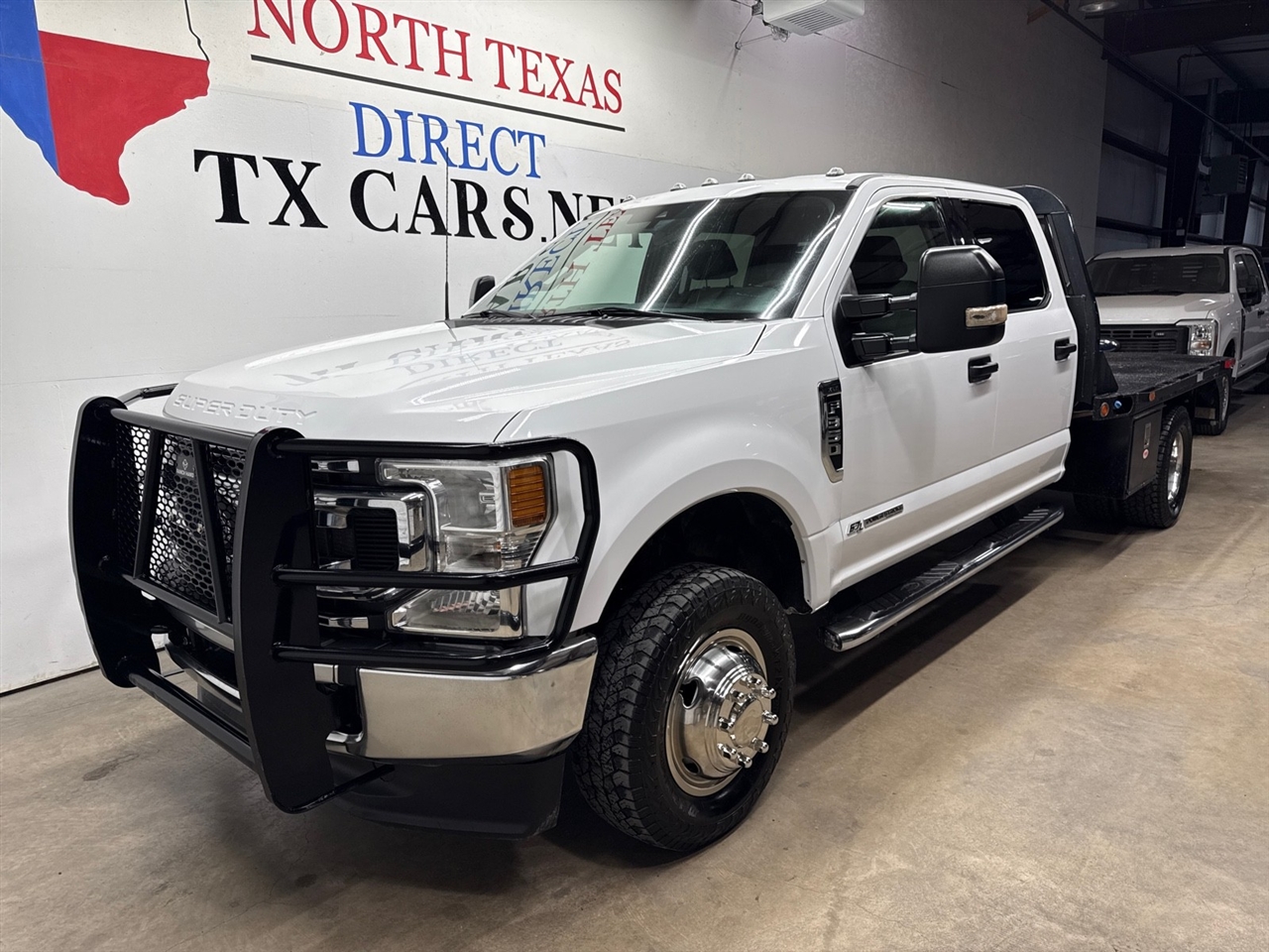 2022 Ford F-350 Super Duty Chassis Cab XLT