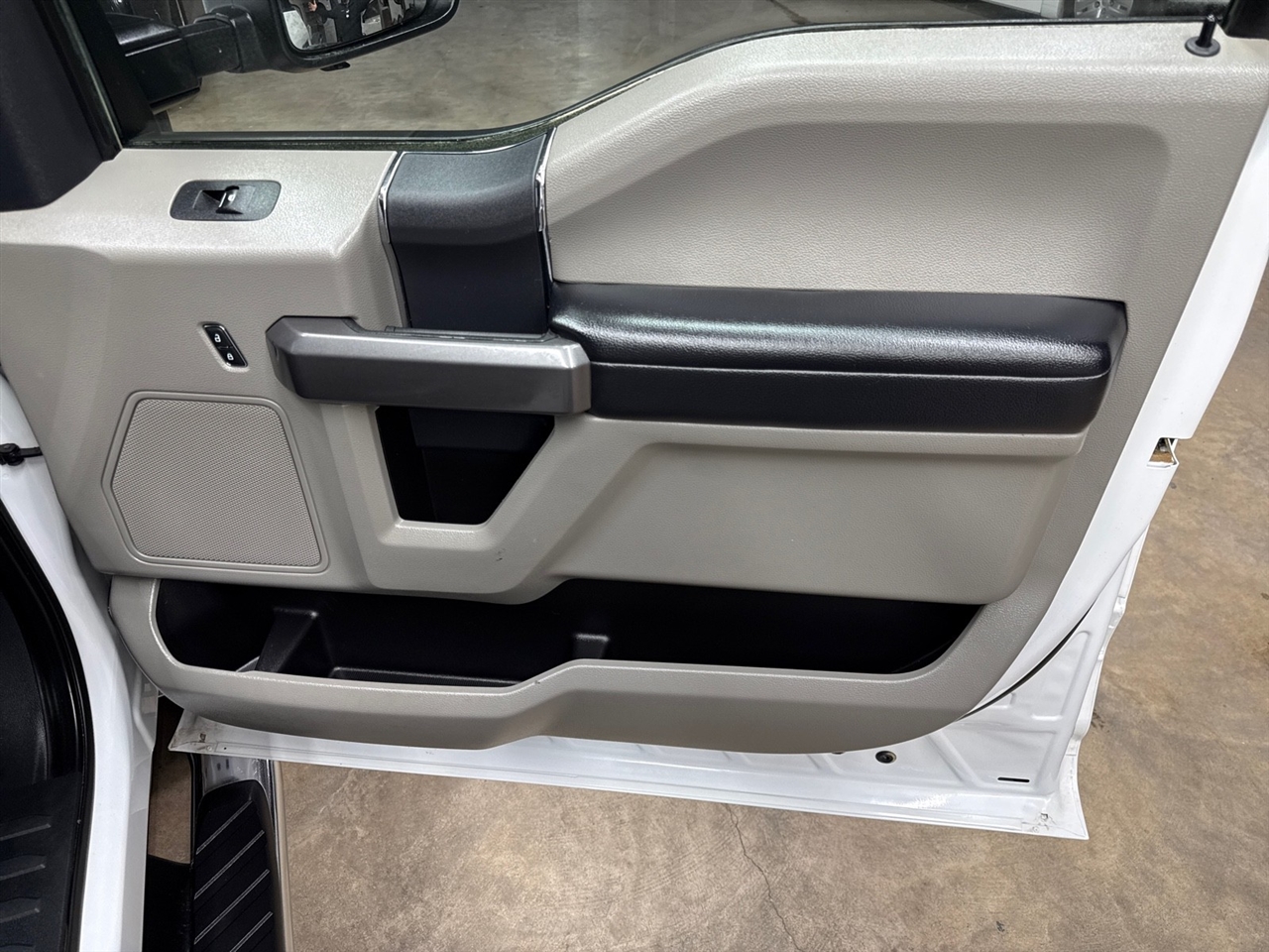 Ford F-350 SD XLT Crew Cab Long Bed DRW 4WD 2022