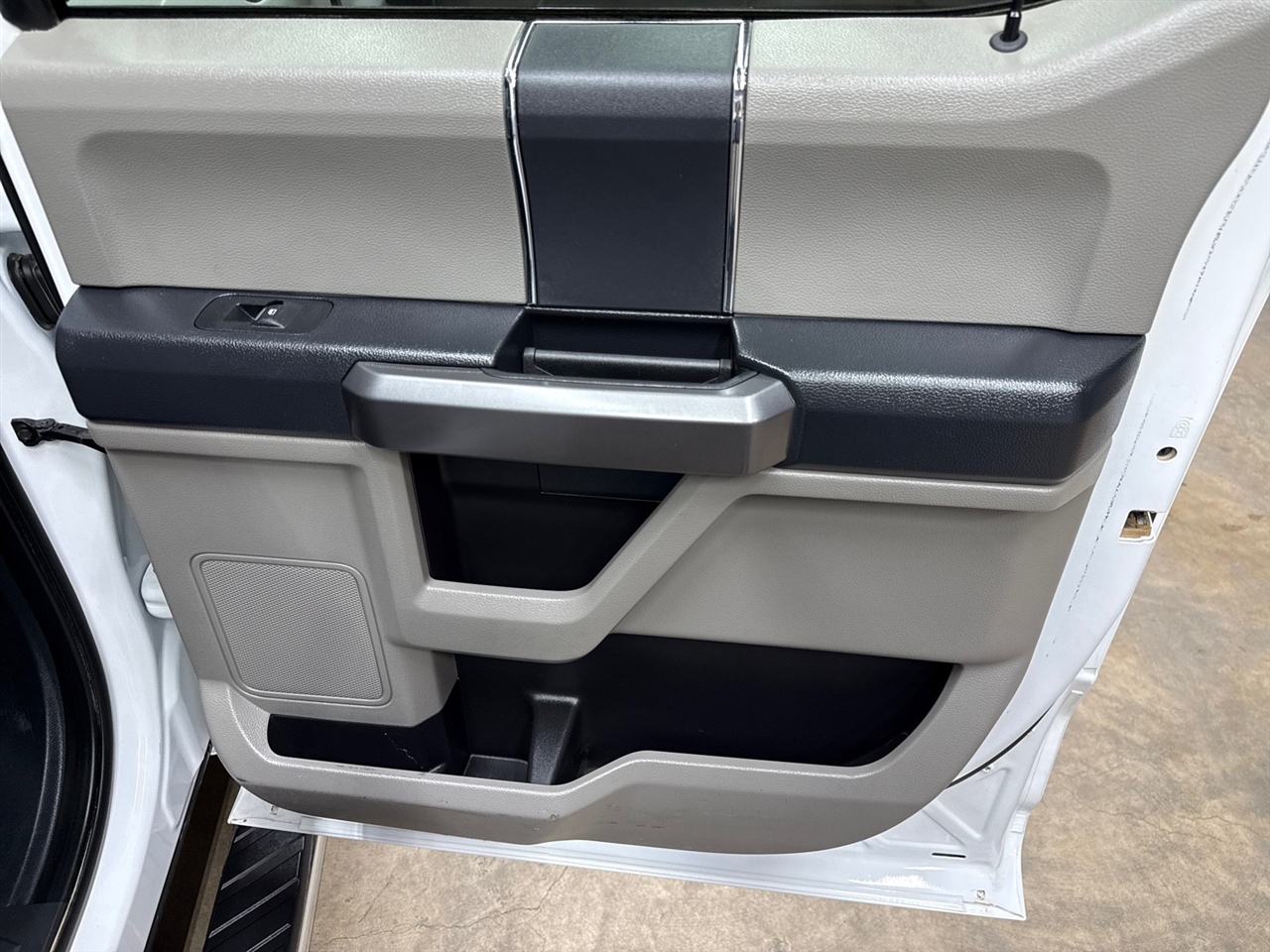 Ford F-350 SD XLT Crew Cab Long Bed DRW 4WD 2022