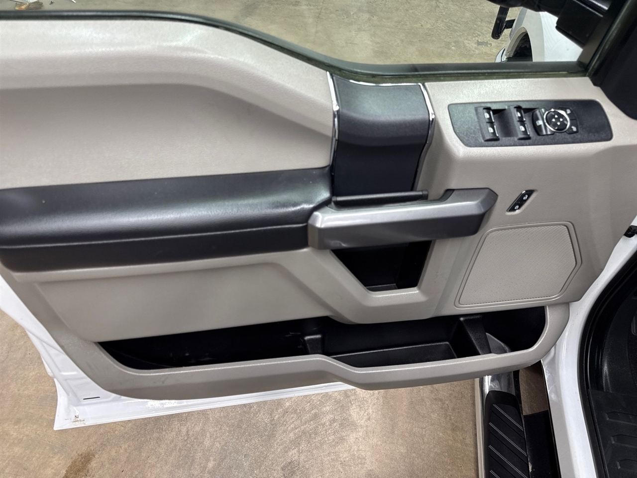 Ford F-350 SD XLT Crew Cab Long Bed DRW 4WD 2022