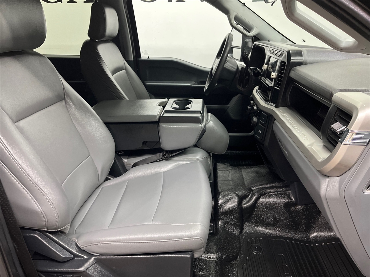 Ford F-550 Crew Cab DRW 4WD 2024