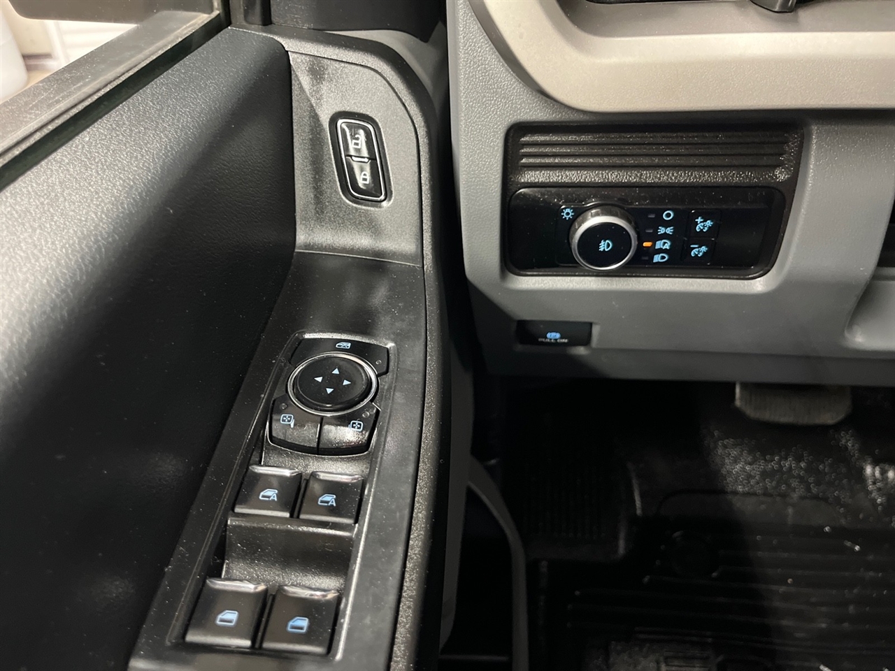 Ford F-550 Crew Cab DRW 4WD 2024