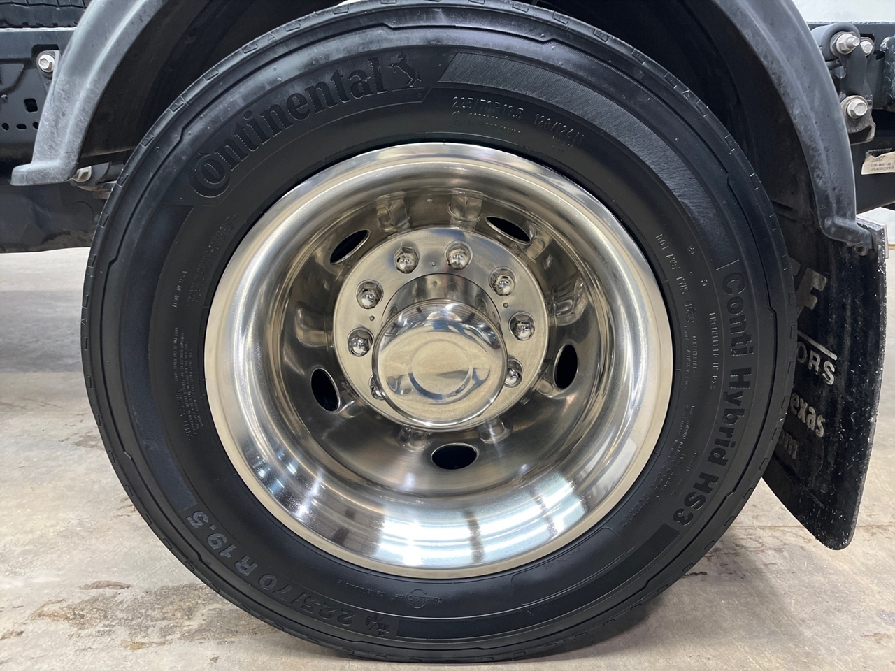 Ford F-550 Crew Cab DRW 4WD 2024