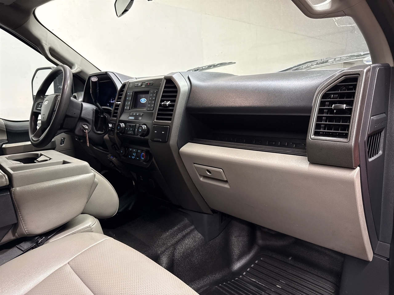 Ford F-550 Crew Cab DRW 4WD 2022