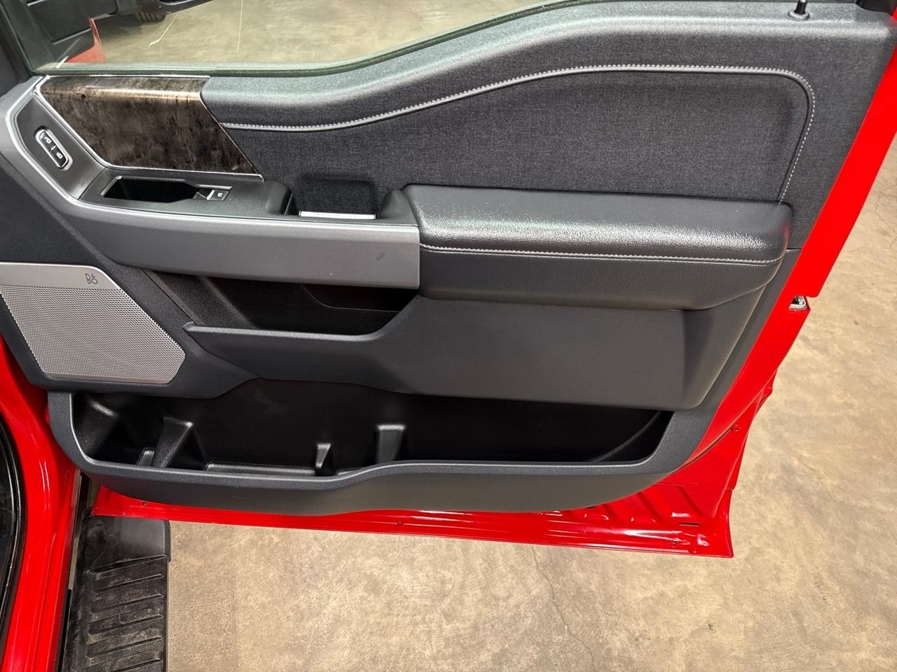 Ford F-350 SD Lariat Crew Cab Long Bed DRW 4WD 2024