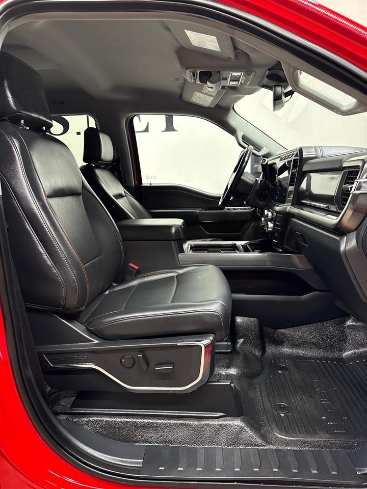 Ford F-350 SD Lariat Crew Cab Long Bed DRW 4WD 2024