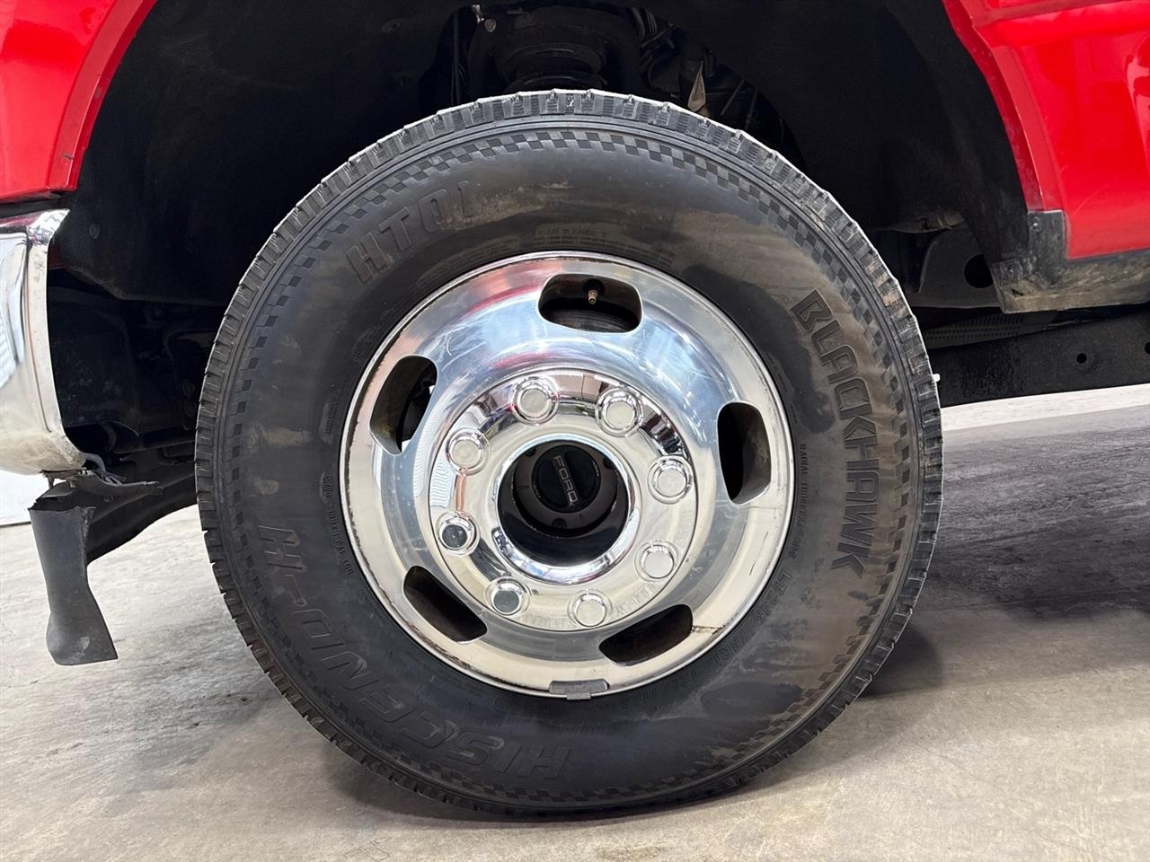 Ford F-350 SD Lariat Crew Cab Long Bed DRW 4WD 2024