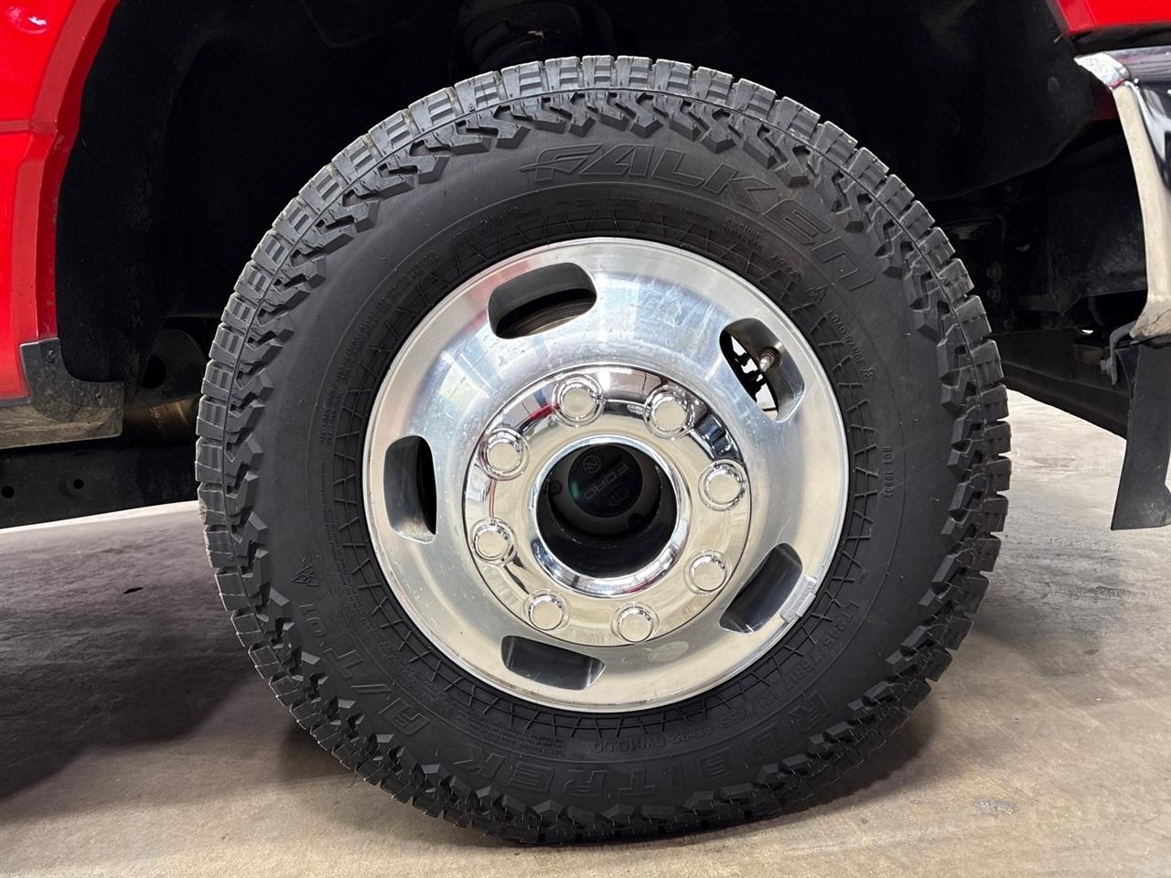 Ford F-350 SD Lariat Crew Cab Long Bed DRW 4WD 2024