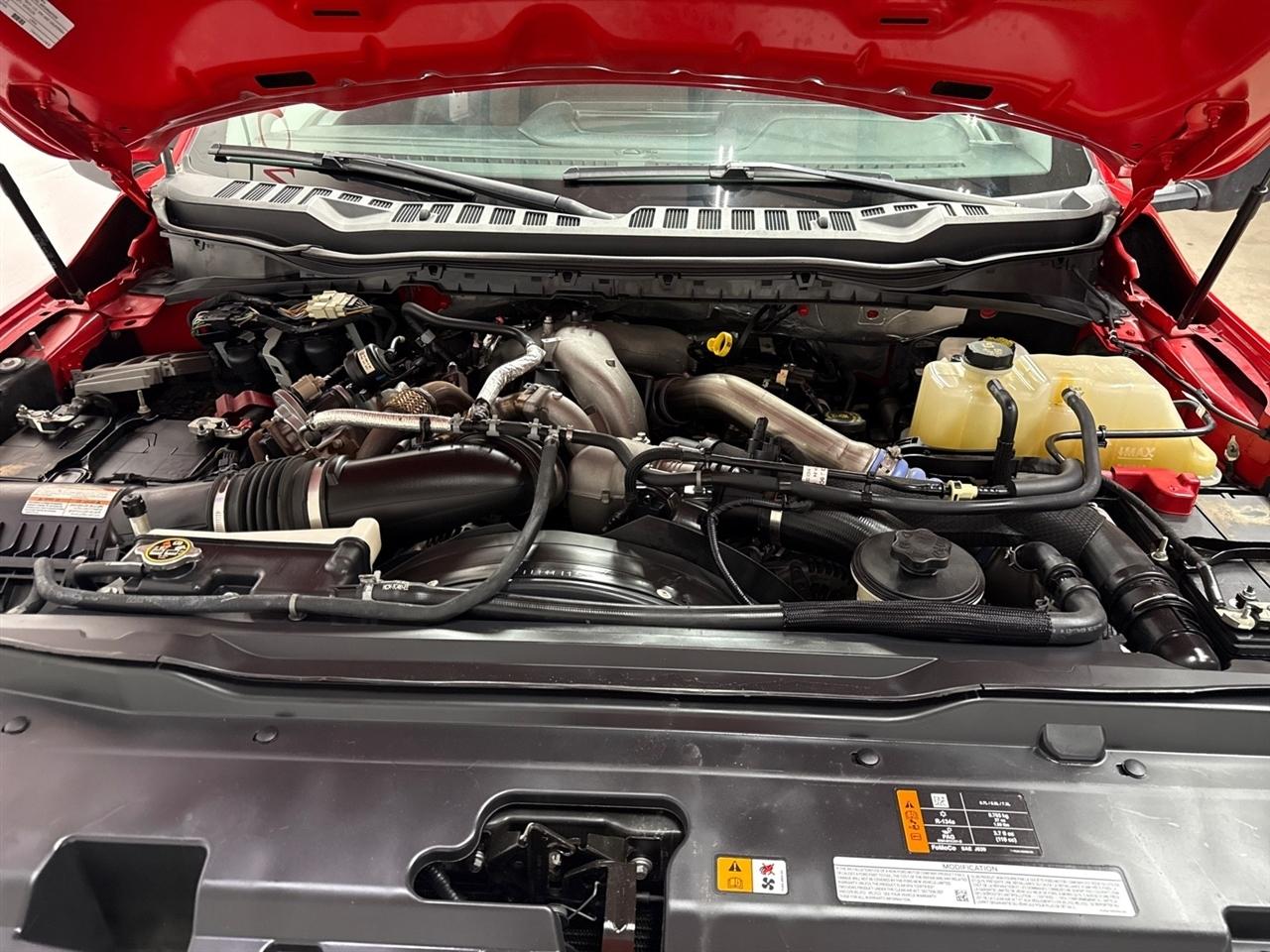 Ford F-350 SD Lariat Crew Cab Long Bed DRW 4WD 2024