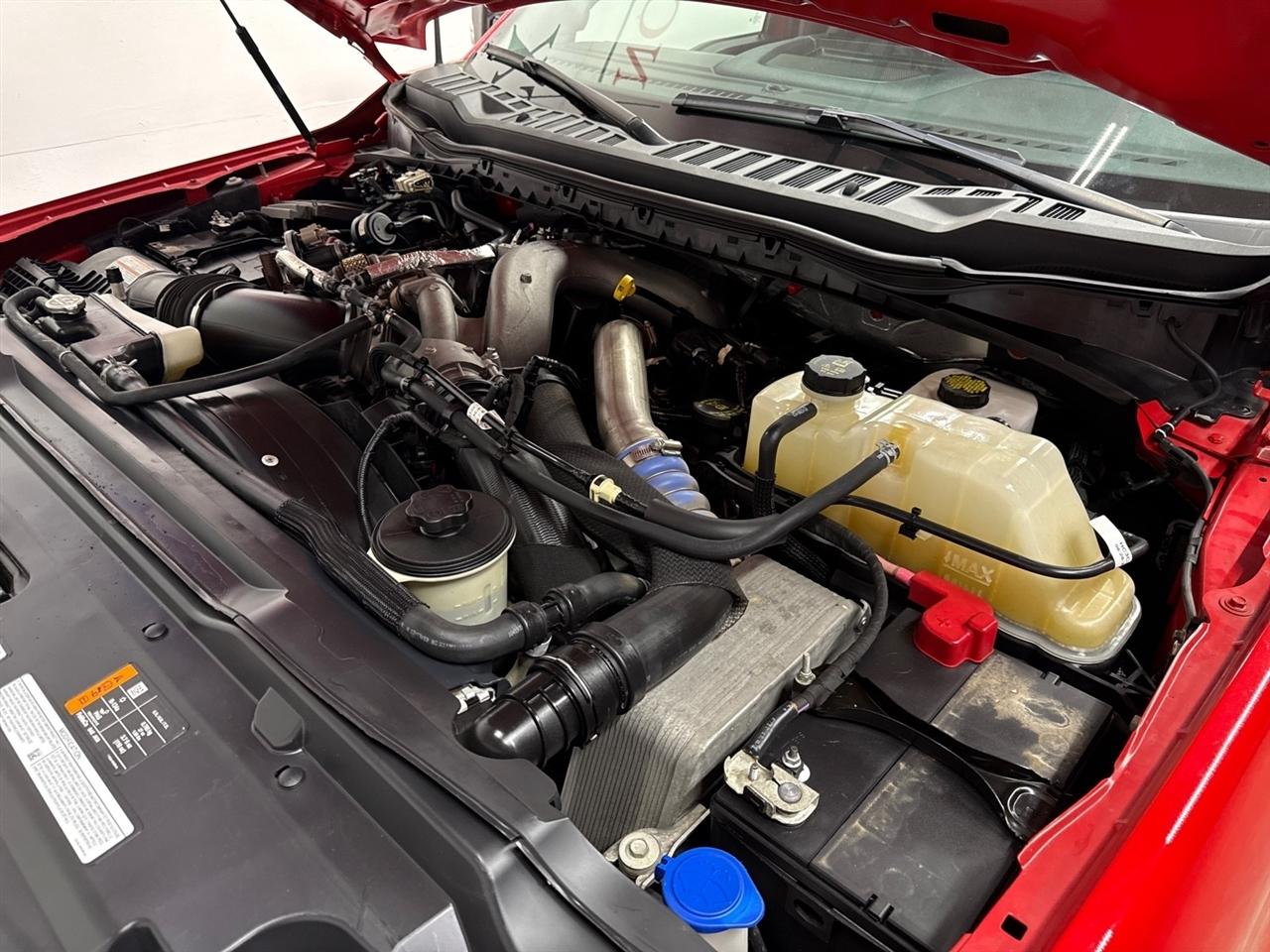 Ford F-350 SD Lariat Crew Cab Long Bed DRW 4WD 2024