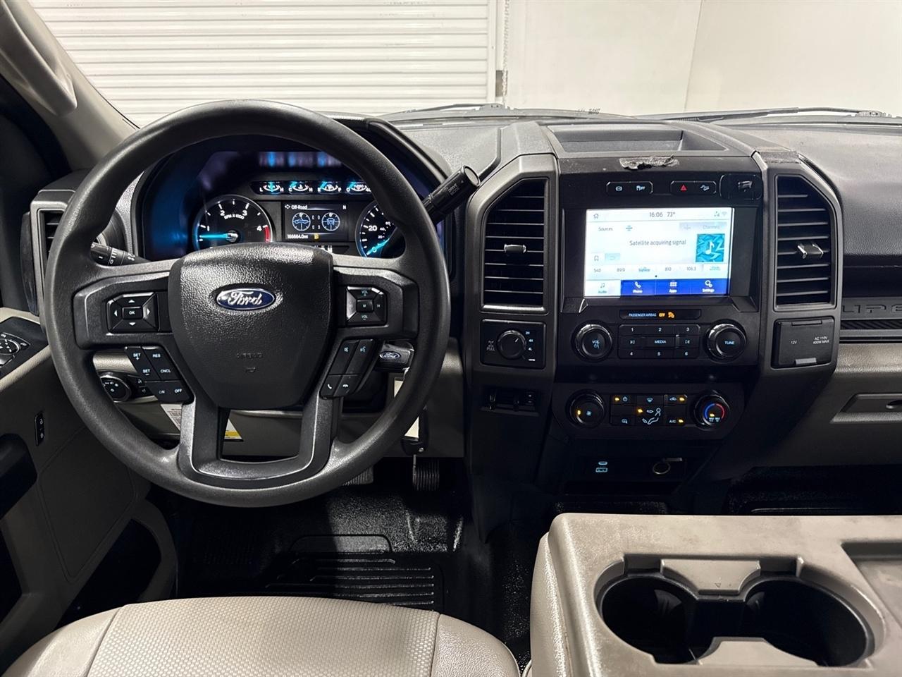 Ford F-250 SD XL Crew Cab 4WD 2022