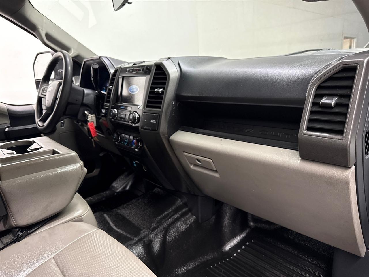 Ford F-250 SD XL Crew Cab 4WD 2022