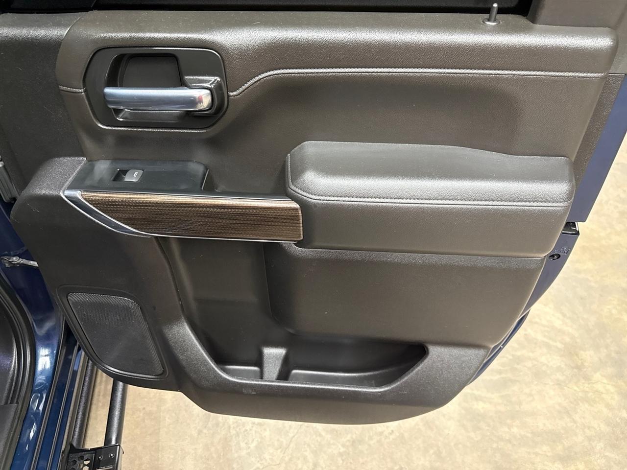 Chevrolet Silverado 3500HD LT Crew Cab 4WD 2023