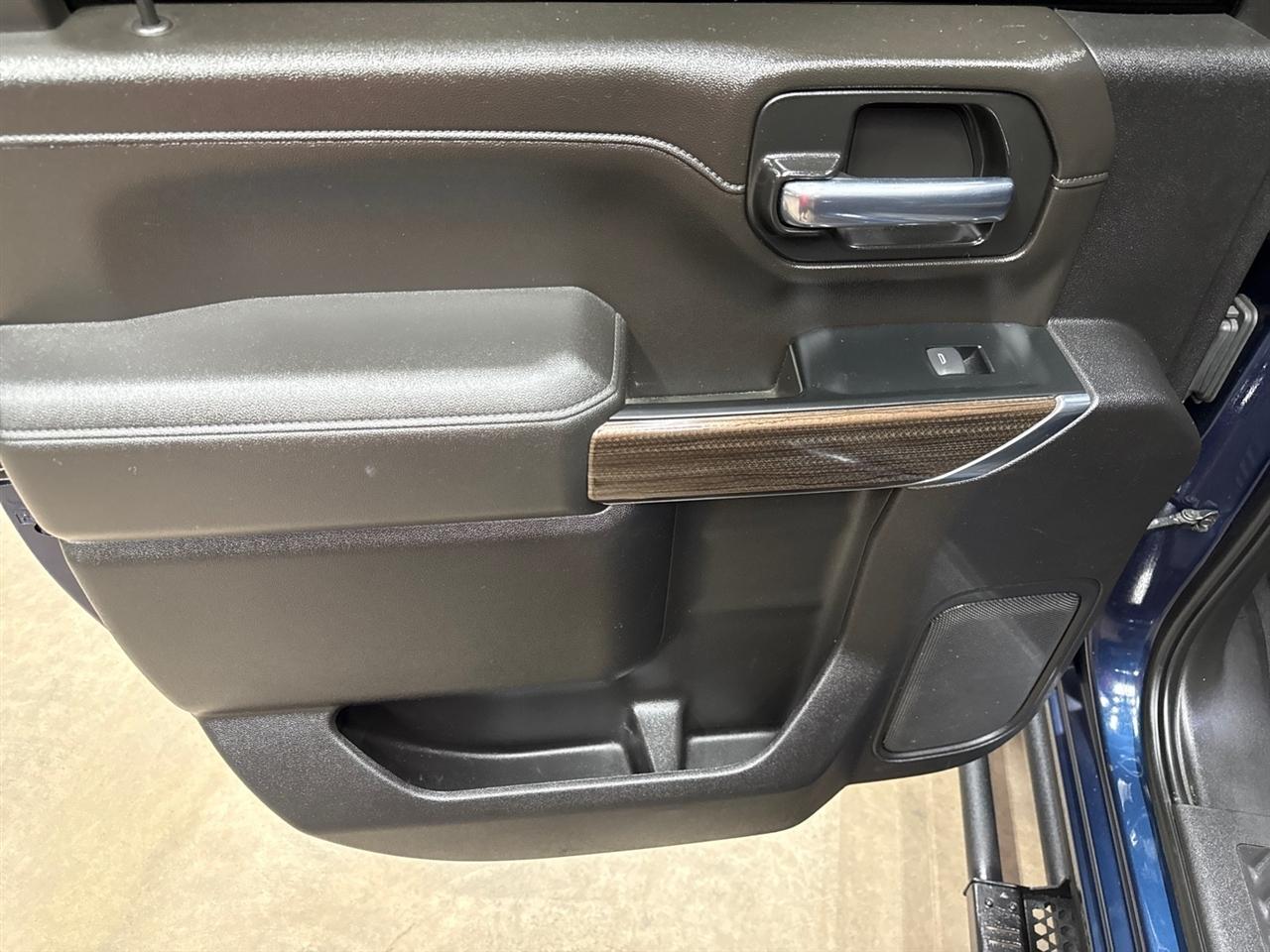 Chevrolet Silverado 3500HD LT Crew Cab 4WD 2023